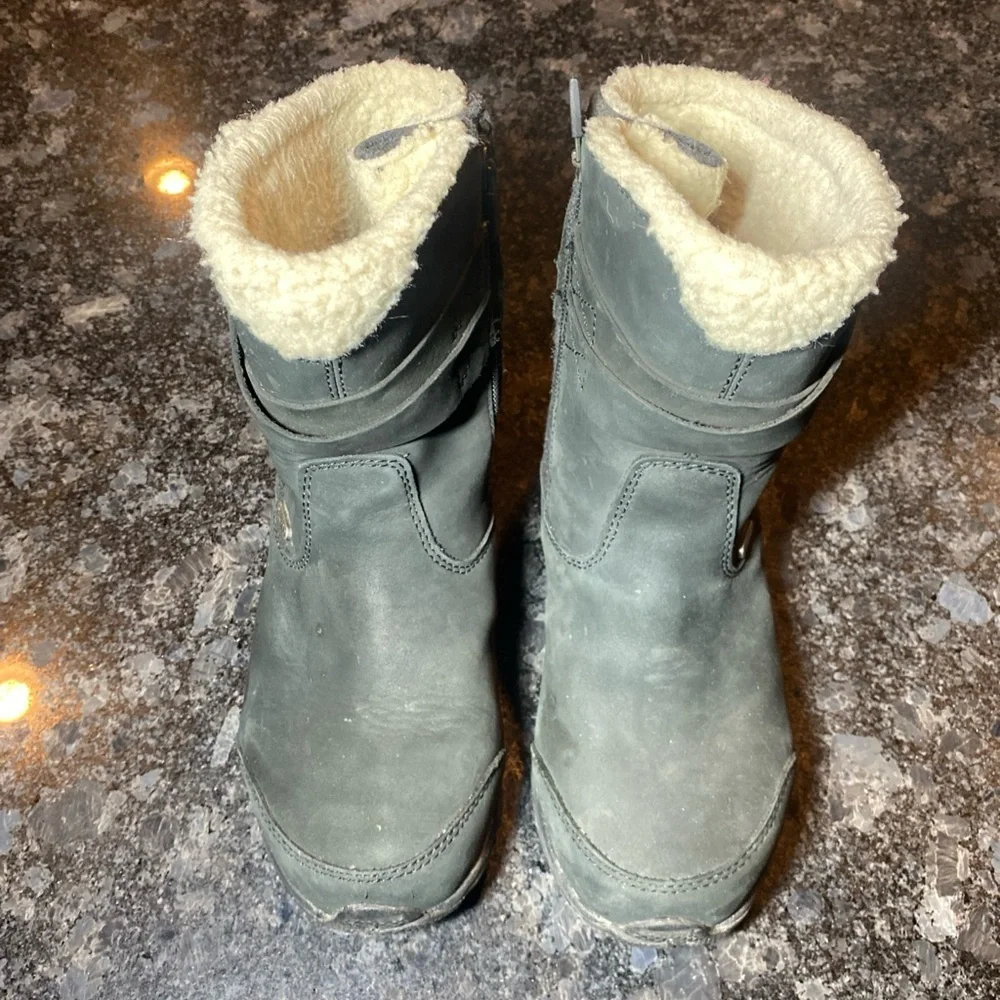 Oboz Madison Waterproof Insulated Winter Boots Womens Sz 7 Black Shearling Lined